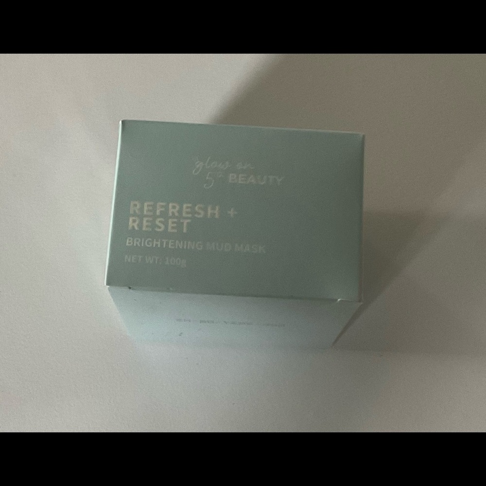 Glow on 5th beauty brightening mud mask